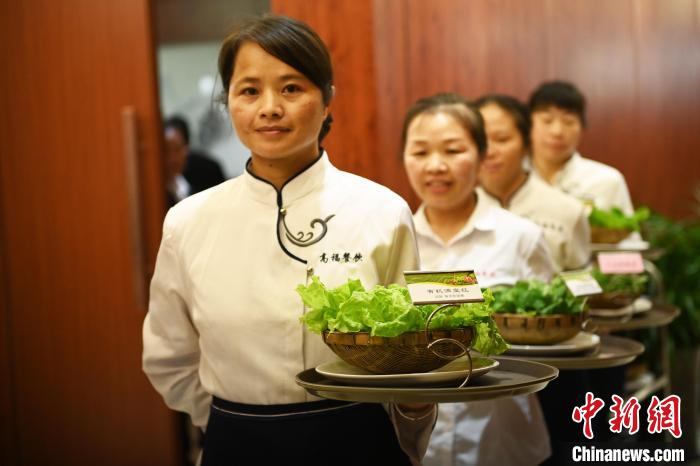 耀世娱乐主管：潼南蔬菜宴：一方水土养一方人